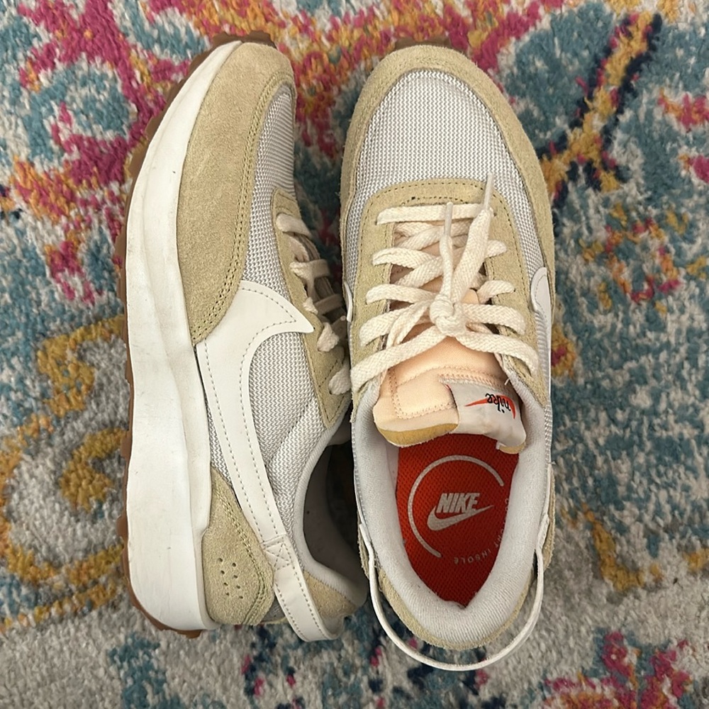 Nike Waffle Debut Women’s 7.5